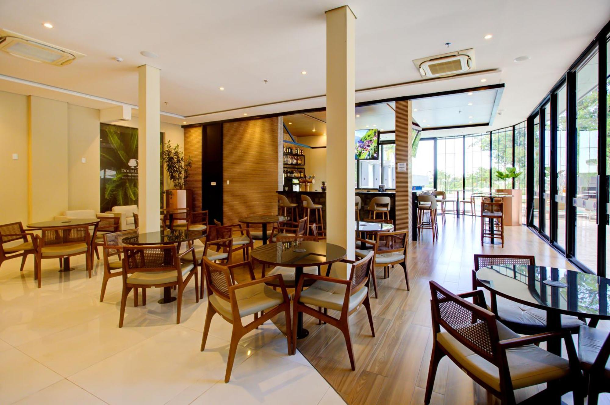 Doubletree By Hilton - Resort - Φοζ ντο Ιγκουασού Εξωτερικό φωτογραφία The interior of the hotel