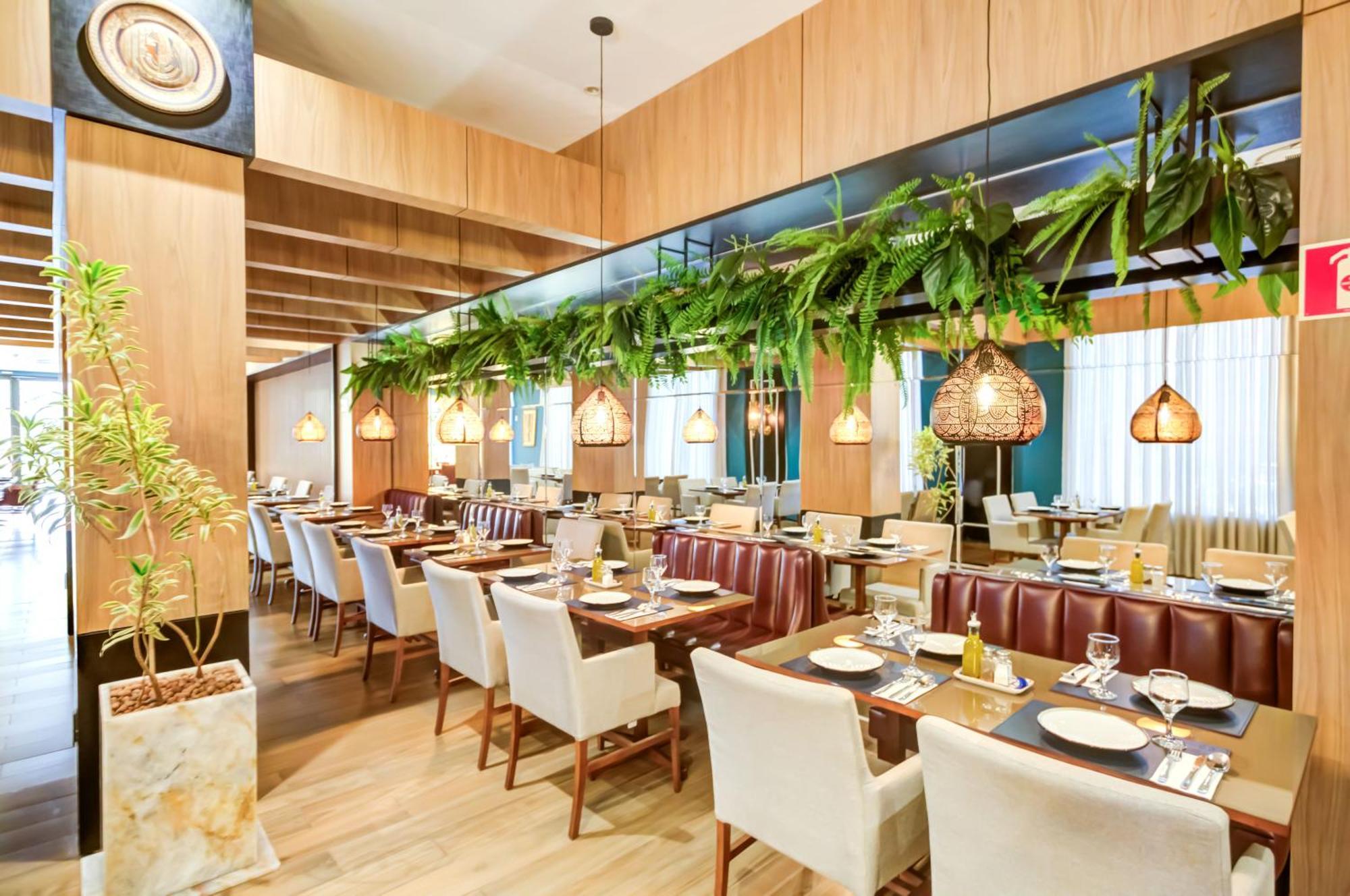 Doubletree By Hilton - Resort - Φοζ ντο Ιγκουασού Εξωτερικό φωτογραφία The restaurant